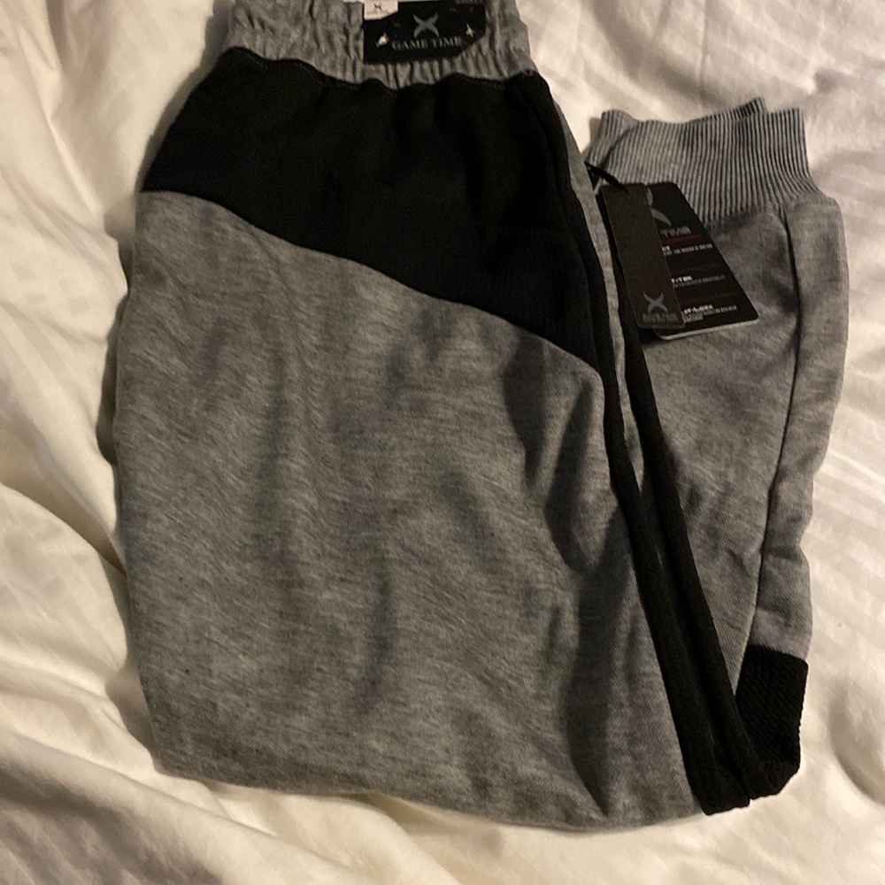 Men’s small NWT Game time joggers